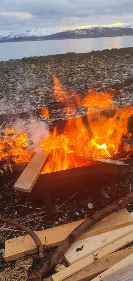 Nydelig Utsikt, Egen Leilighet Med To Parkeringer Movik  Kültér fotó